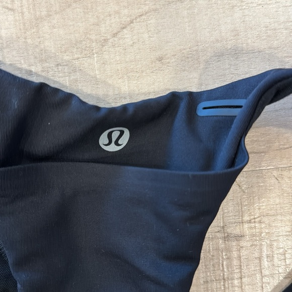 Black 6 women’s lululemon tank top - Picture 3 of 3
